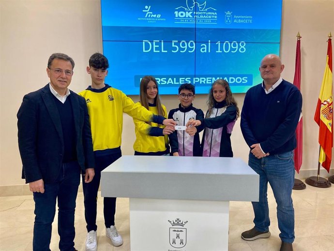 Los atletas preinscritos entre los números 599 y 1.098, ambos incluidos, podrán formalizar su participación en la IV 10K Nocturna de Albacete tras el sorteo de los 500 dorsales adicionales