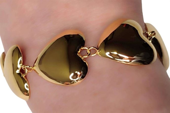 Las pulseras y tobilleras que marcarán tendencia este verano, según Estiloneu