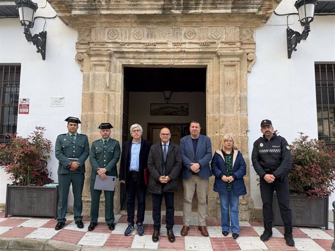Asistentes a la reunión de la Junta Local de Seguridad.