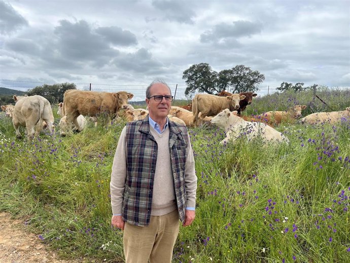 Archivo - El presidente de Asaja Córdoba, Fernando Adell.