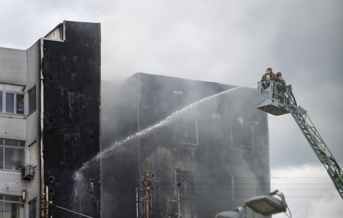 Bomberos de Castellón sofocan el incendio. 