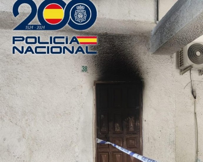 Vivienda afectada calcinada por las llamas.