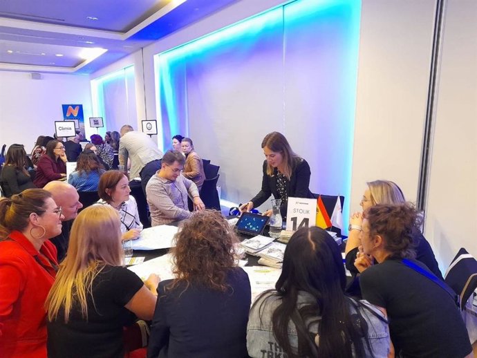 Imagen de los contactos mantenidos por la delegación del Instituto de Turismo de la Región durante la gira de promoción por Polonia.