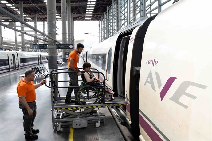 Adif Acerca asistencia en AVE