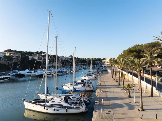 Paseo de Cap des Toll del puerto de Porto Cristo.