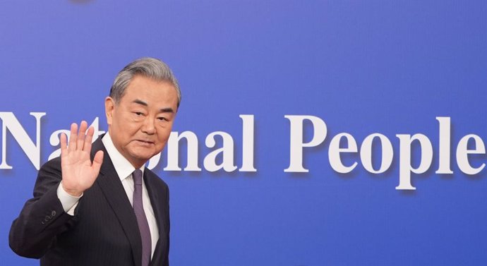 Archivo - BEIJING, March 7, 2025  -- Chinese Foreign Minister Wang Yi, also a member of the Political Bureau of the Communist Party of China Central Committee, attends a press conference on China's foreign policy and external relations on the sidelines of
