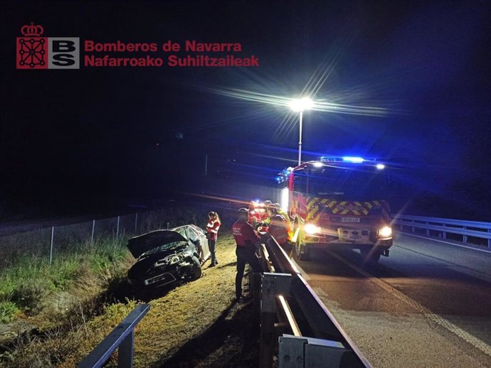 Salida de vía de un coche en la AP-15, que se salda con dos heridos.