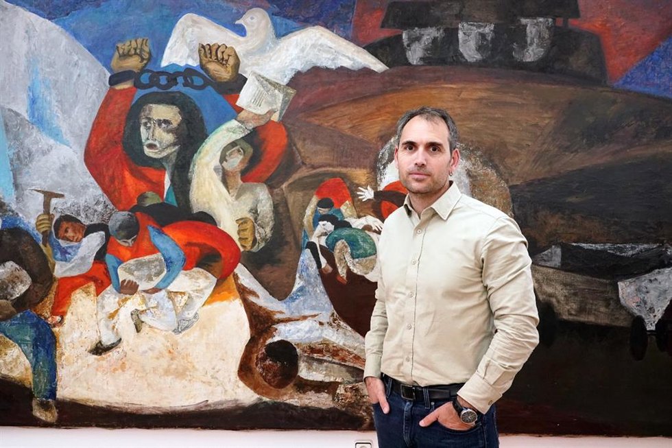 El coordinador general de IU Andalucía, Toni Valero, fotografiado para una entrevista concedida a Europa Press.