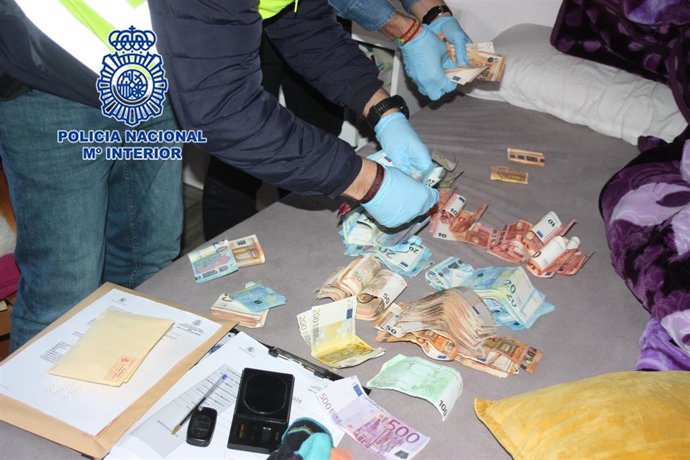 Archivo - Imagen de un operativo contra la explotación sexual en Cartagena