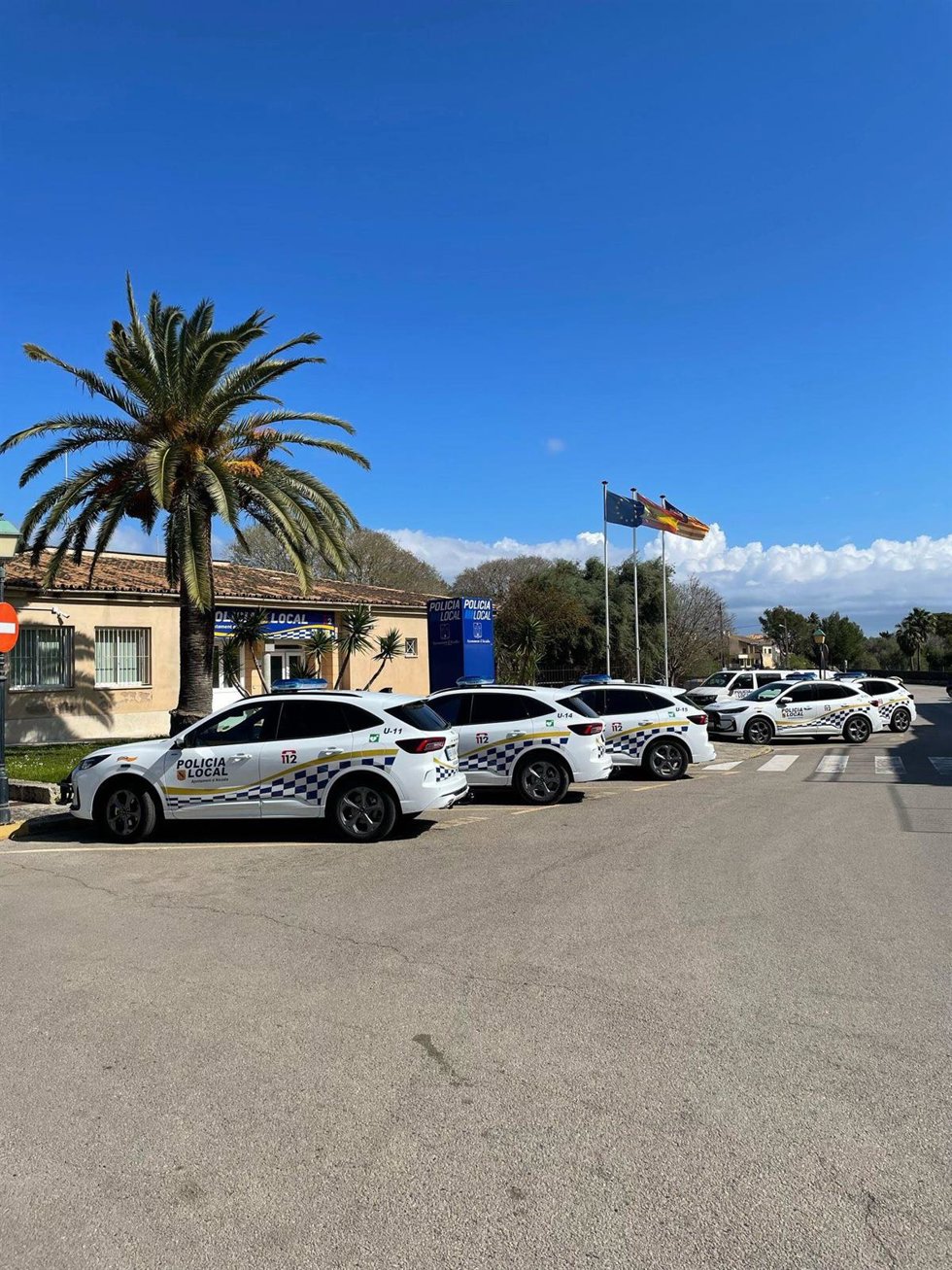 Coches de la Policía Local de Alcúdia.
