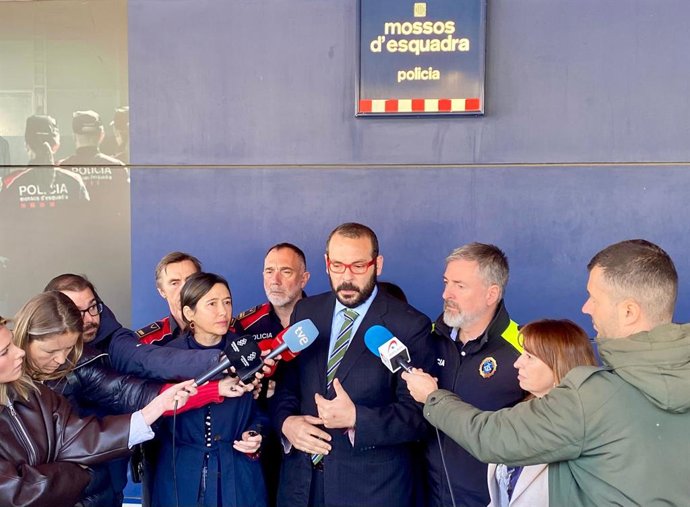 La consellera d'Interior i Seguretat Pública, Núria Parlon, i l'alcalde de Mataró, David Bote