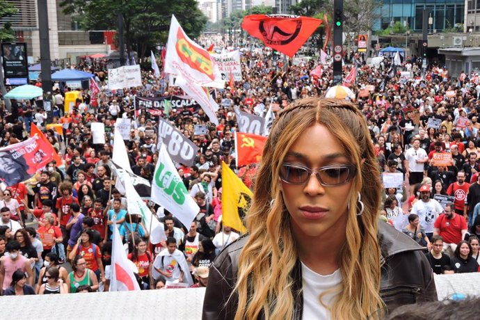 Archivo - La diputada trans Erika Hilton en una manifestació a Sao Paulo