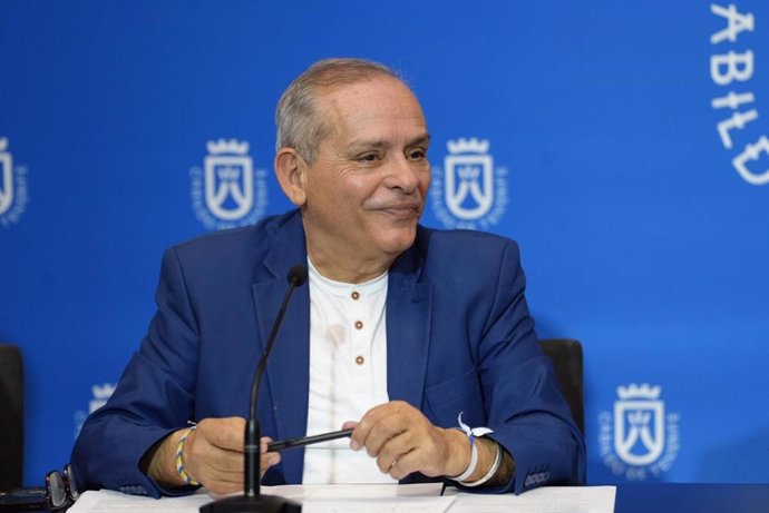 El consejero de Empleo y Formación del Cabildo de Tenerife, Efraín Medina