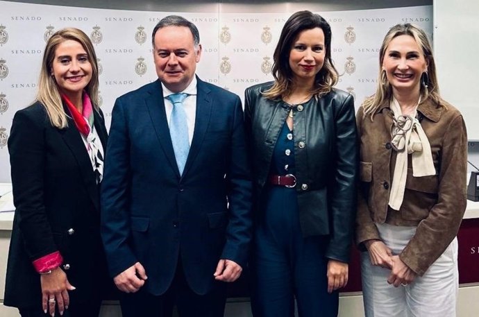 La diputada del PP por Melilla, Sofía Acedo (i), en una foto de archivo.