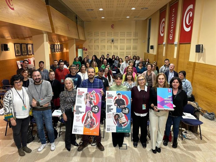 Campaña de difusión sobre los puntos de información juvenil presentada por la vicepresidenta del Gobierno de Navarra y consejera de Vivienda, Juventud y Políticas Migratorias, Begoña Alfaro, a finales del año pasado.