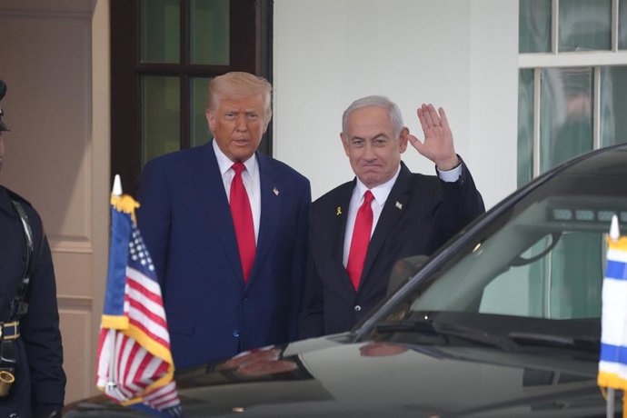 07 April 2025, US, Washington: US President Donald Trump (L) receives Israeli Prime Minister Benjamin Netanyahu at the White House. Photo: Andrew Leyden/ZUMA Press Wire/dpa