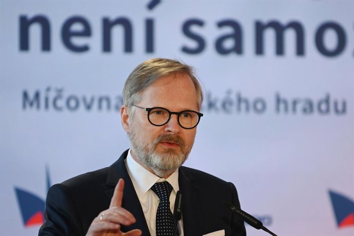 18 de março de 2025, Praga, República Tcheca: O primeiro-ministro tcheco, Petr Fiala, fala ao público durante a 12ª conferência nacional de segurança tcheca chamada "Nossa segurança não pode ser tomada como garantida" no Castelo de Praga. A conferência re