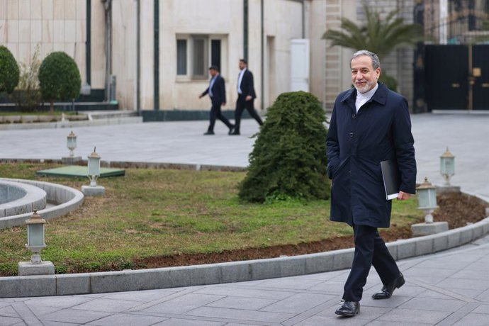 Archivo - Arquivo - 5 de março de 2025, Teerã, Irã: O ministro das Relações Exteriores do Irã, ABBAS ARAGHCHI, chega a uma reunião do governo em Teerã.