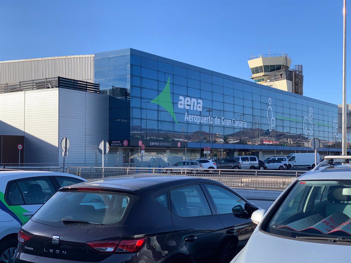 Los aeropuertos canarios operan este Viernes Santo 1.178 vuelos, un 5,1% menos que en 2024
