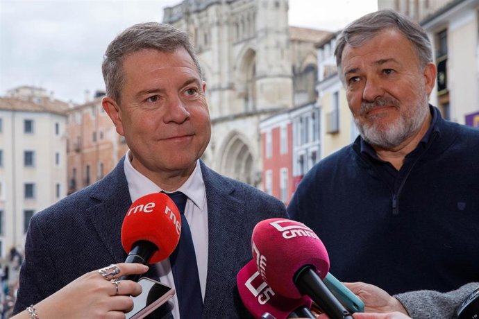 El presidente de Castilla-La Mancha, Emiliano García-Page, y el alcade de Cuenca, Dario Dolz