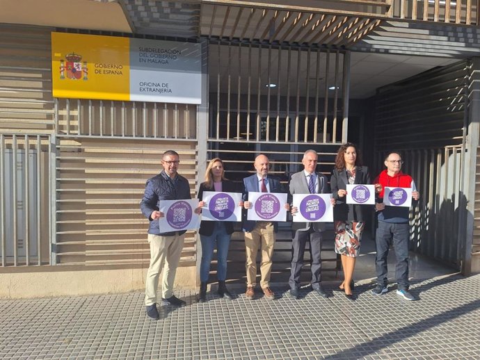 Archivo - Inauguración  del Punto Violeta de la Oficina de Extranjería de Málaga