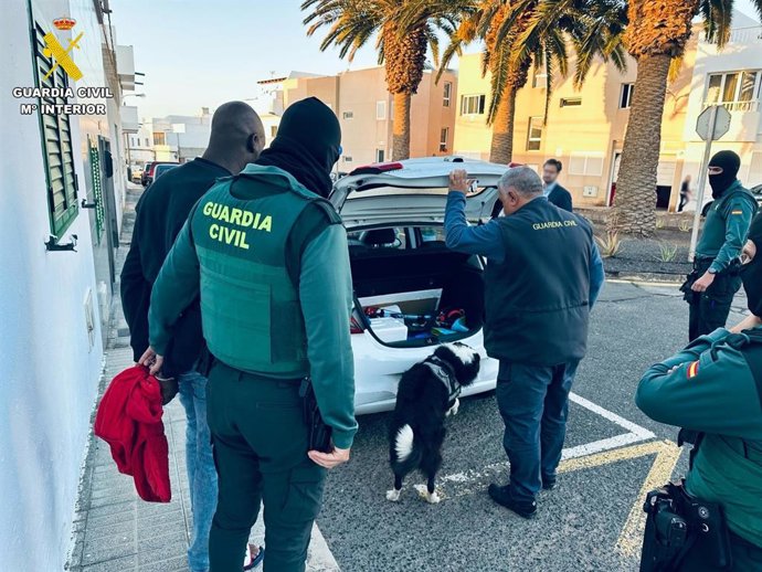 Detenido un hombre dedicado a la venta de droga al menudeo en parques y zonas de ocio de Lanzarote