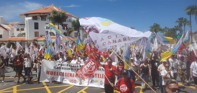 Manifestació a Santa Cruz de Tenerife per als treballadors turístics 