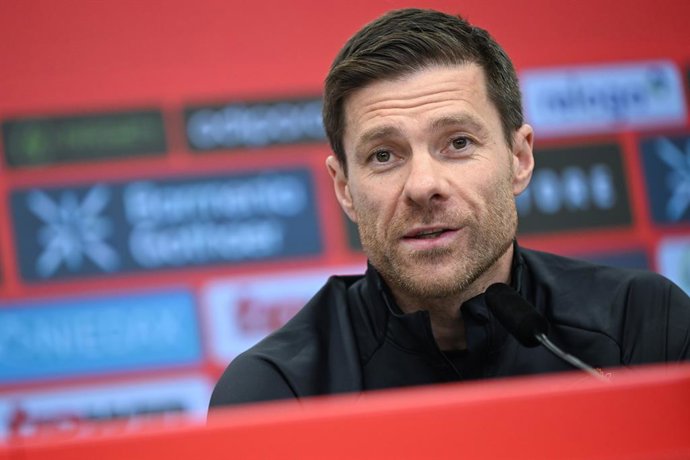 27 March 2025, North Rhine-Westphalia, Leverkusen: Leverkusen coach Xabi Alonso attends a press conference, ahead of Friday's German Bundesliga soccer match against VfL Bochum. Photo: Federico Gambarini/dpa
