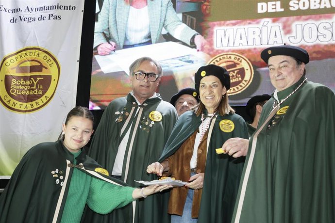 La presidenta de Cantabria, María José Sáenz de Buruaga, nombrada Cofrade de Honor en la Gran Fiesta del Sobao Pasiego y la Quesada