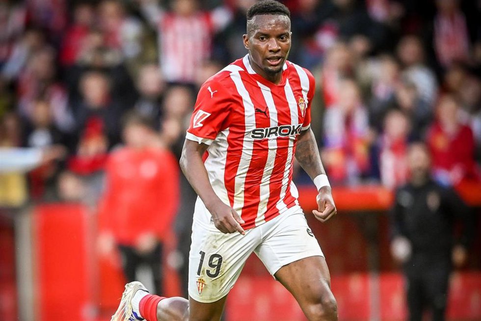 Juan Otero, en un partido con el Real Sporting de Gijón.
