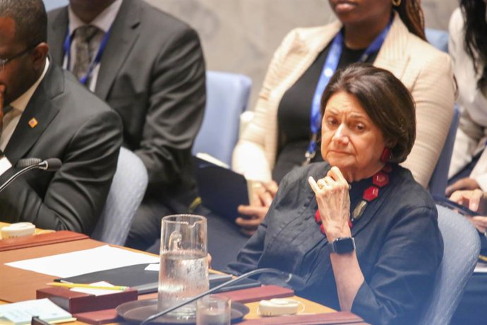 Archivo - Arquivo - 13 de agosto de 2024, Nova York, Nova York, EUA: ROSEMARY DICARLO, subsecretária-geral para Assuntos Políticos e de Consolidação da Paz, ouve o Conselho de Segurança durante uma reunião sobre a situação no Oriente Médio, incluindo a qu