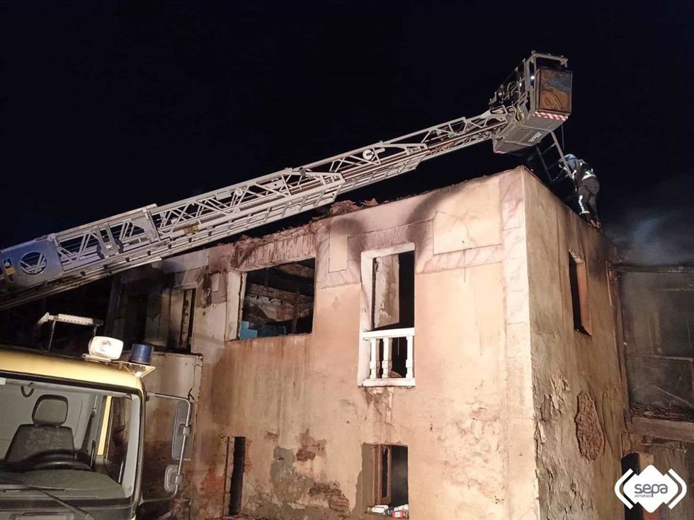 Imagen de la casa incendiada