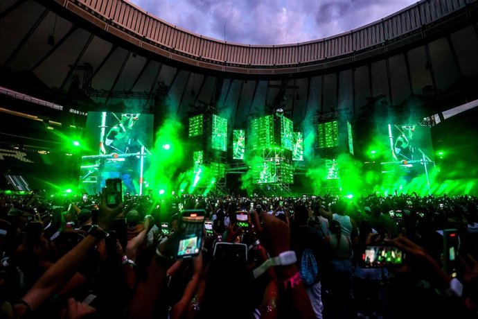 Archivo - El cantante Feid durante una actuación, en el Estadio Cívitas Metropolitano, a 27 de julio de 2024, en Madrid (España). Conocido artísticamente como Feid o Ferxxo, es un cantante, compositor y productor discográfico colombiano. El cantante llega