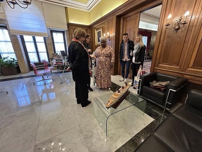 Mariví Monteserín, con una delegación de San Agustín de La Florida