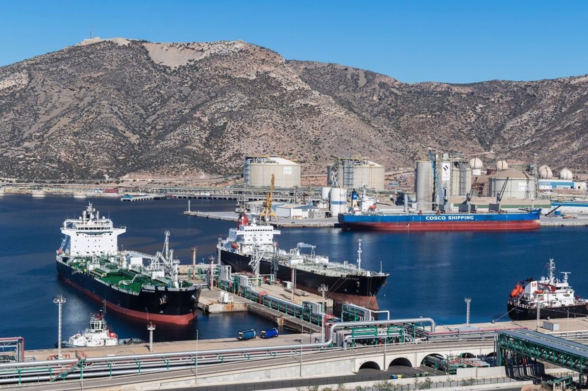 El Puerto de Cartagena mueve en el primer trimestre 8,65 millones de toneladas