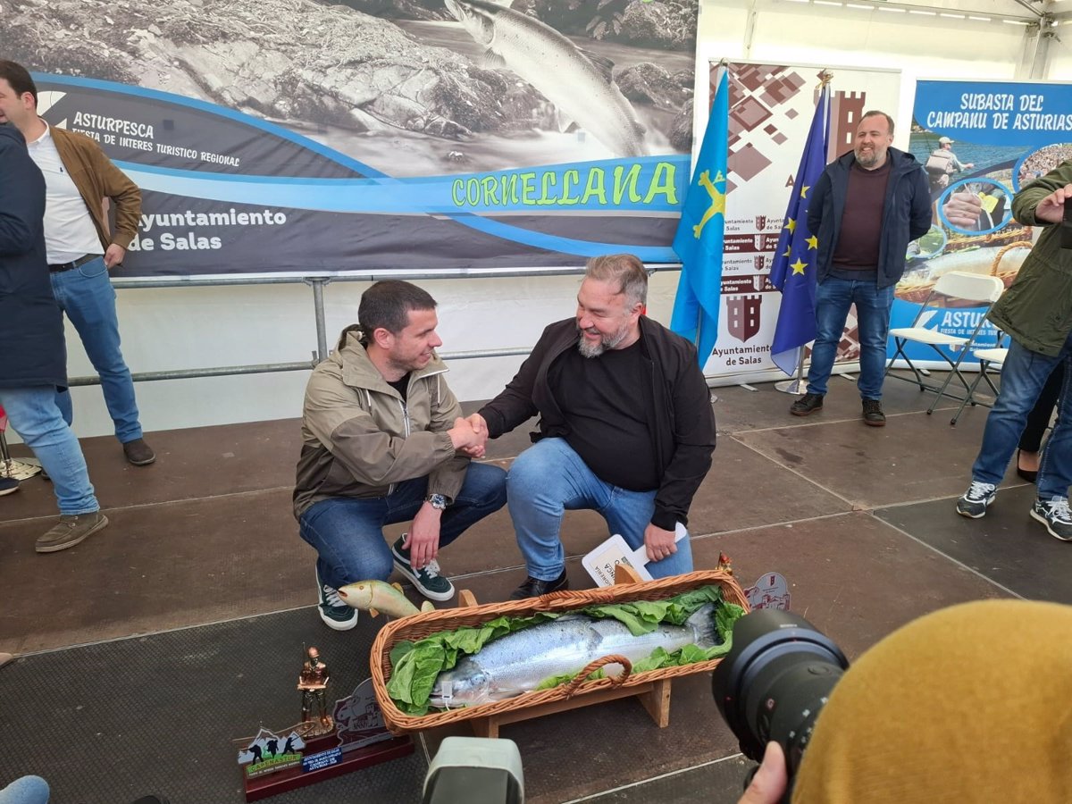 La sidrería  La Finca , de Oviedo, se hace con el  campanu  asturiano por más de 10.000 euros
