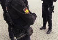 Intervenidas ocho navajas en un bar donde se jugaba a 'Las Chapas' en Valladolid