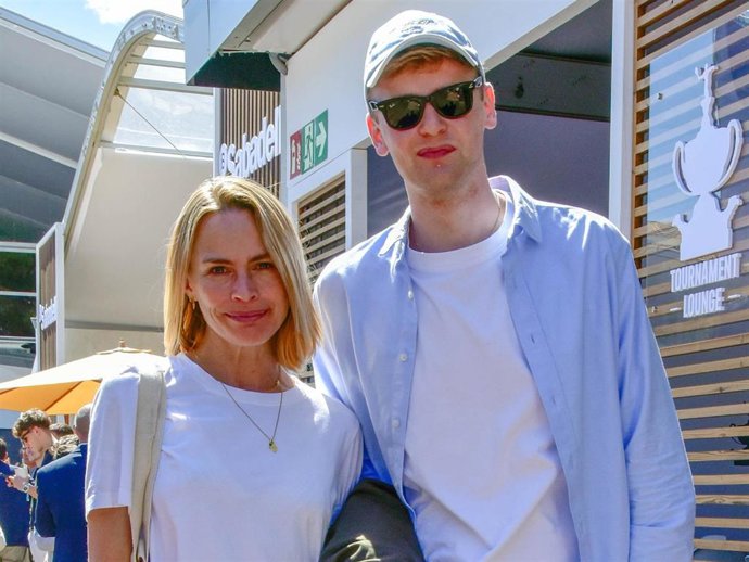 Verónica Blume y su hijo Liamen el Torneo Conde de Godó