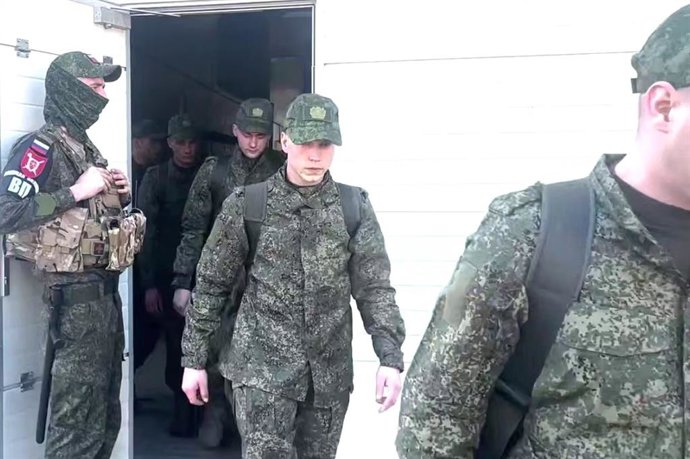Militares rusos liberados tras un acuerdo de intercambio de prisioneros de guerra