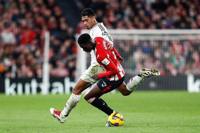 Archivo - Jude Bellingham y Adama Boiro en el Athletic Club-Real Madrid de la primera vuelta