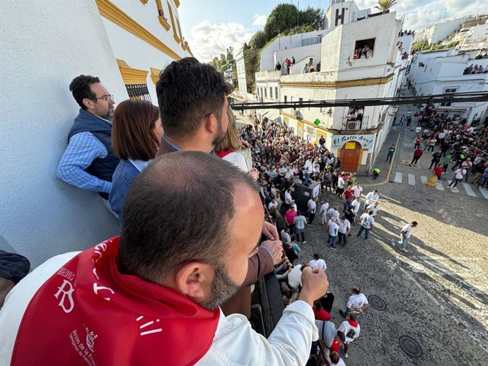 Suelta de toros neste sábado na cidade de Cádiz.