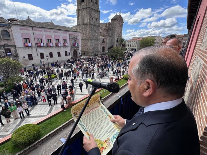 Gregorio recuerda el 35 aniversario de la Basílica y pide a la Patrona la pronta restitución del puente viejo