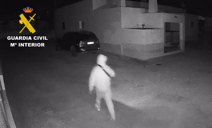 Detenido en Ibiza un joven por cuatro robos con fuerza en interior de vivienda y un robo de vehículo
