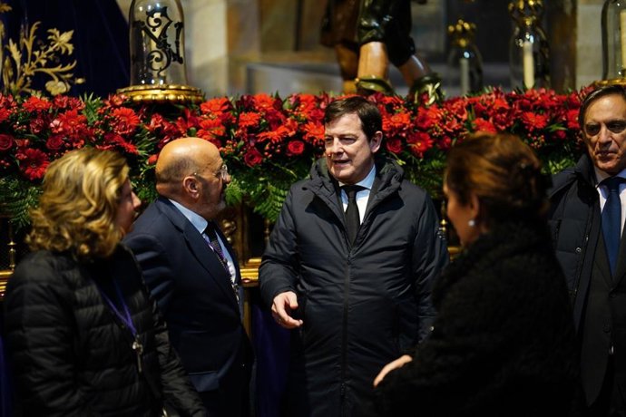 El presidente de la Junta, Alfonso Fernández Mañueco, en un momento de la Semana Santa 2025