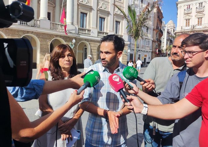 Archivo - El portavoz de Adelante Izquierda Gaditana, David de la Cruz, en una imagen de archivo.