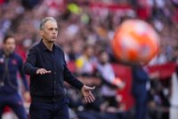 El Alavés sale en descenso del debut de Caparrós y el Villarreal perdona a la Real