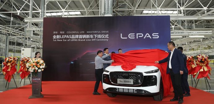 Unveiling of LEPAS’s First New Vehicle, L8