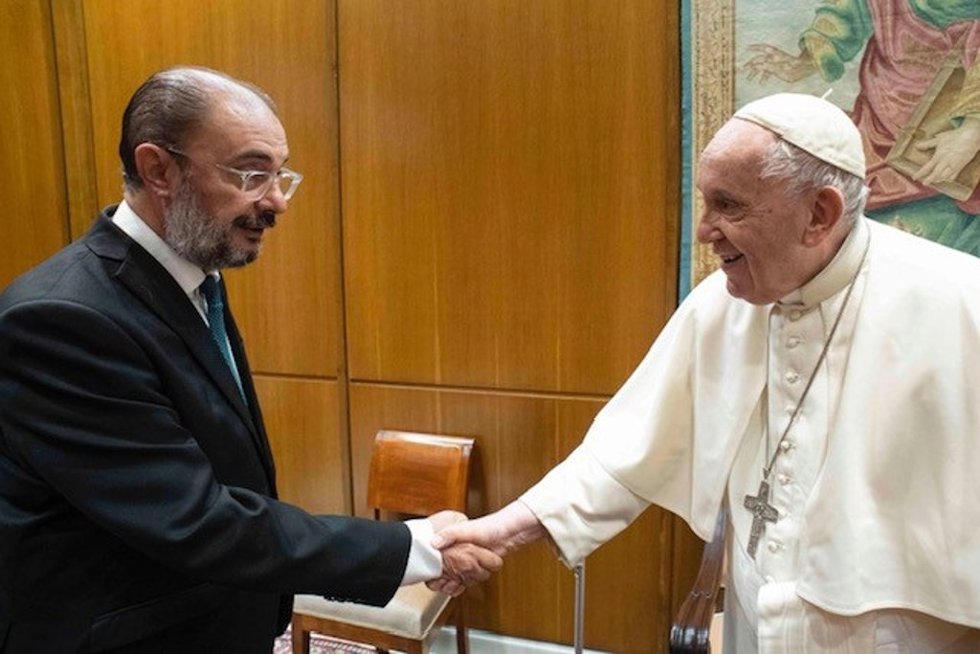 Archivo - El Papa Francisco ha recibido en Ciudad del Vaticano al presidente del Gobierno de Aragón, Javier Lambán.