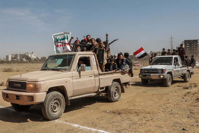 Archivo - Arquivo - Rebeldes Houthi na capital do Iêmen, Sana'a (arquivo)