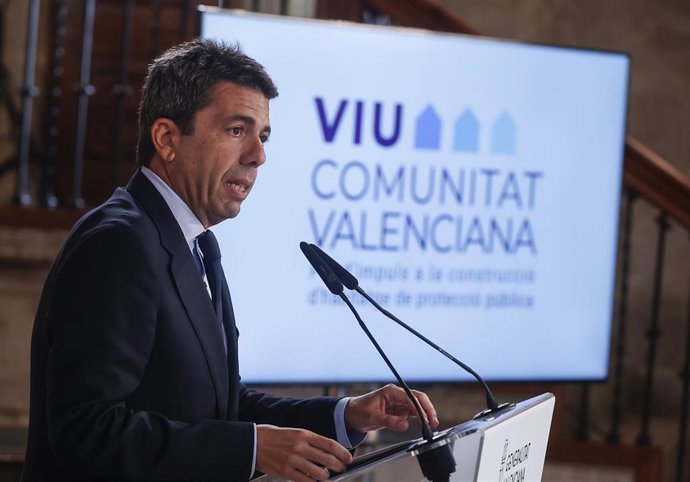 Archivo - El 'president' de la Generalitat, Carlos Mazón, interviene durante la presentación del Plan de Vivienda 'Vive Comunitat Valenciana’, en el Palau de la Generalitat, a 2 de abril de 2024, en Valencia